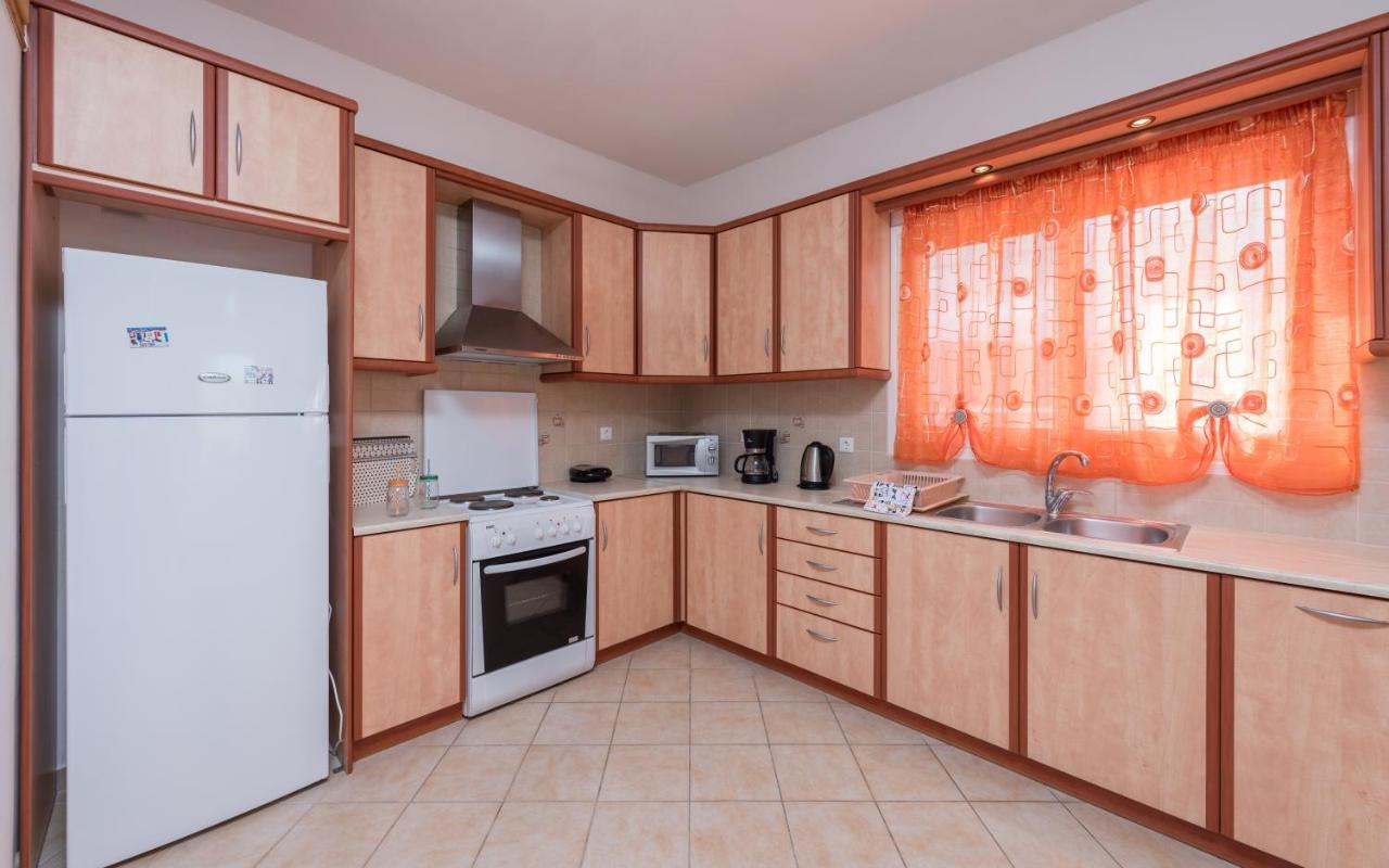 Domus Lukas Apartments Marathiás Buitenkant foto