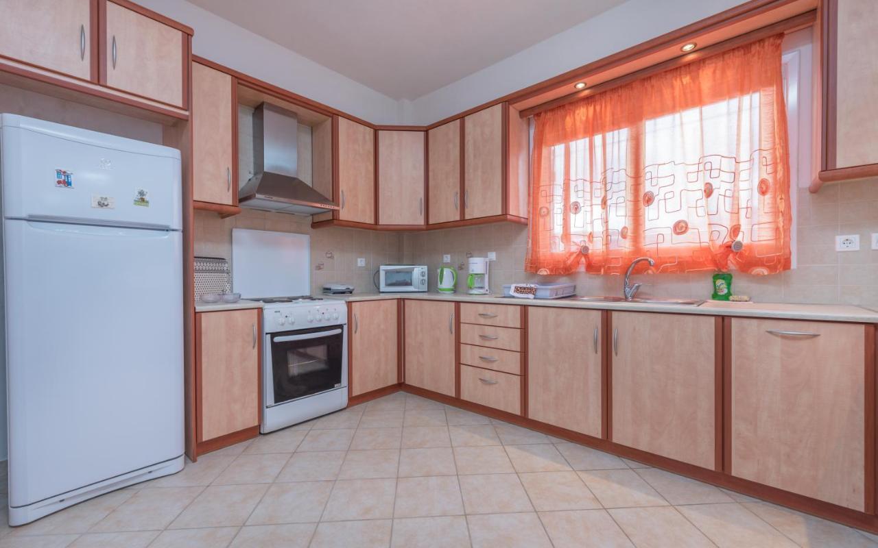 Domus Lukas Apartments Marathiás Buitenkant foto