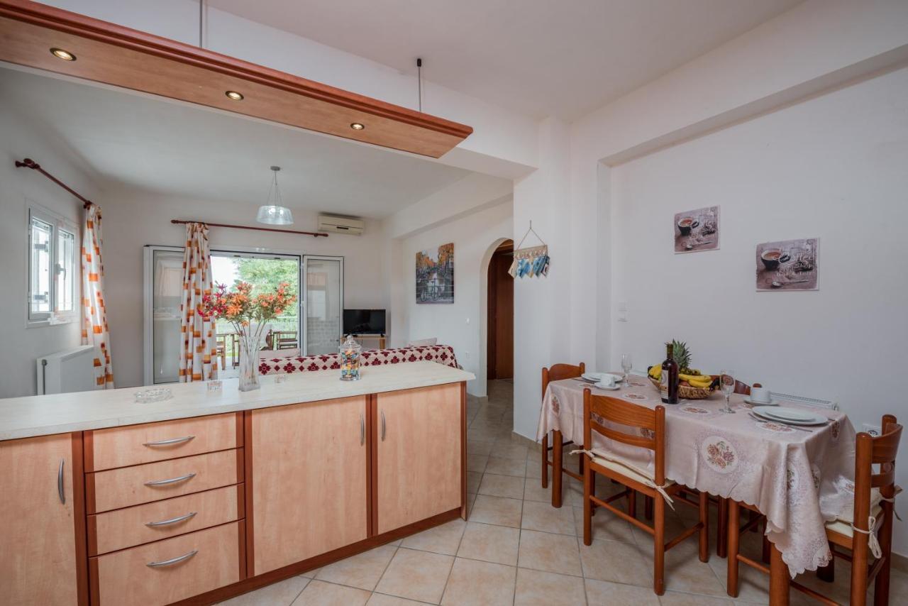 Domus Lukas Apartments Marathiás Buitenkant foto
