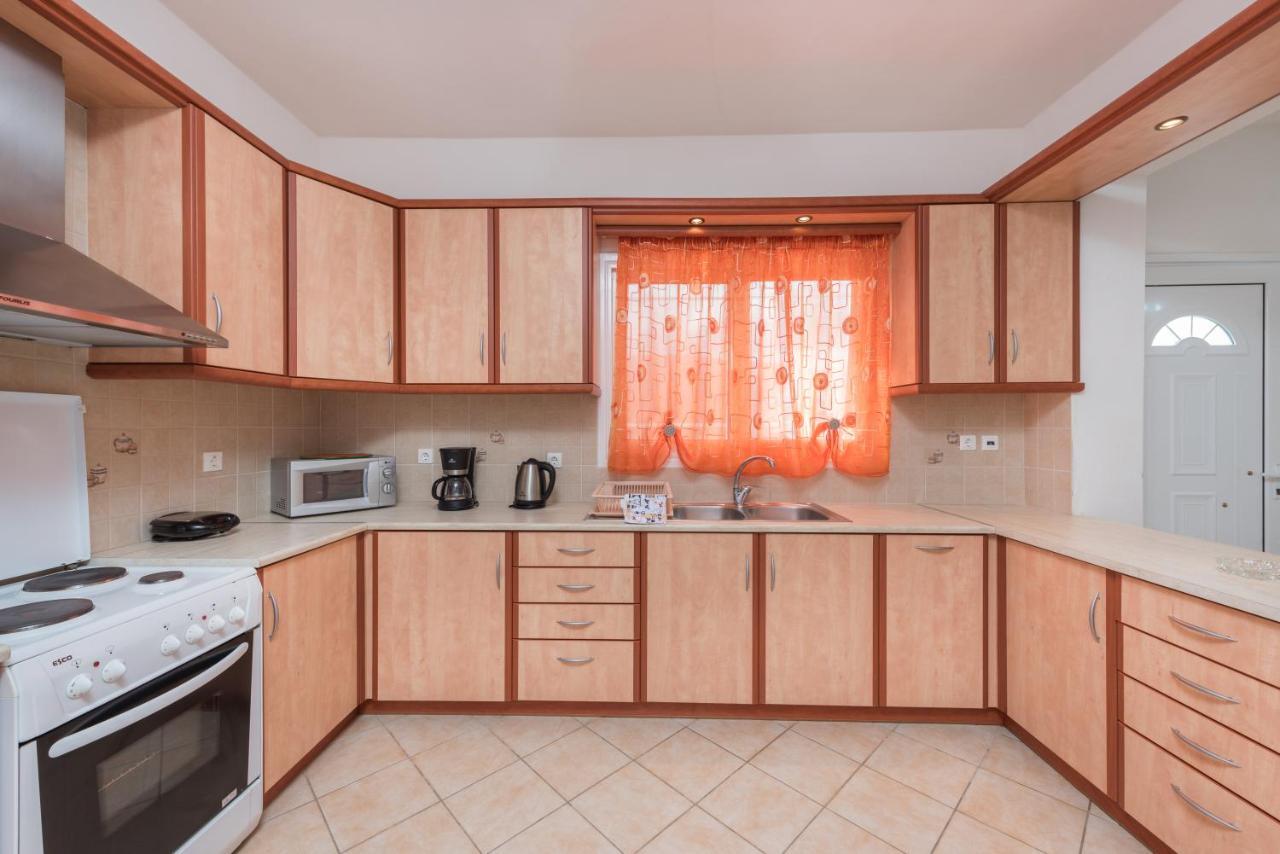 Domus Lukas Apartments Marathiás Buitenkant foto